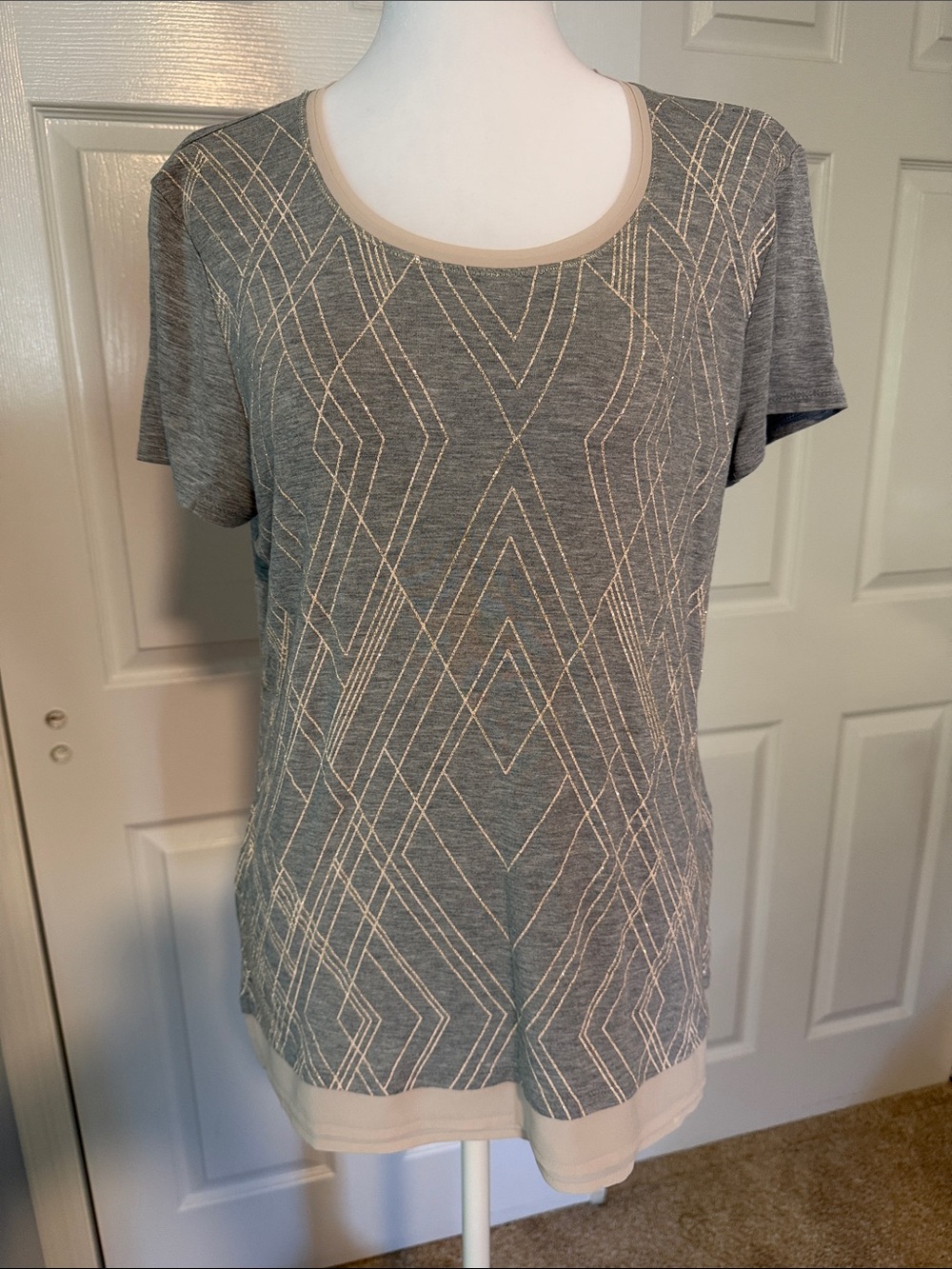 WHBM Women's Grey Geometric Short-Sleeve Top with Cream Trim - Medium
